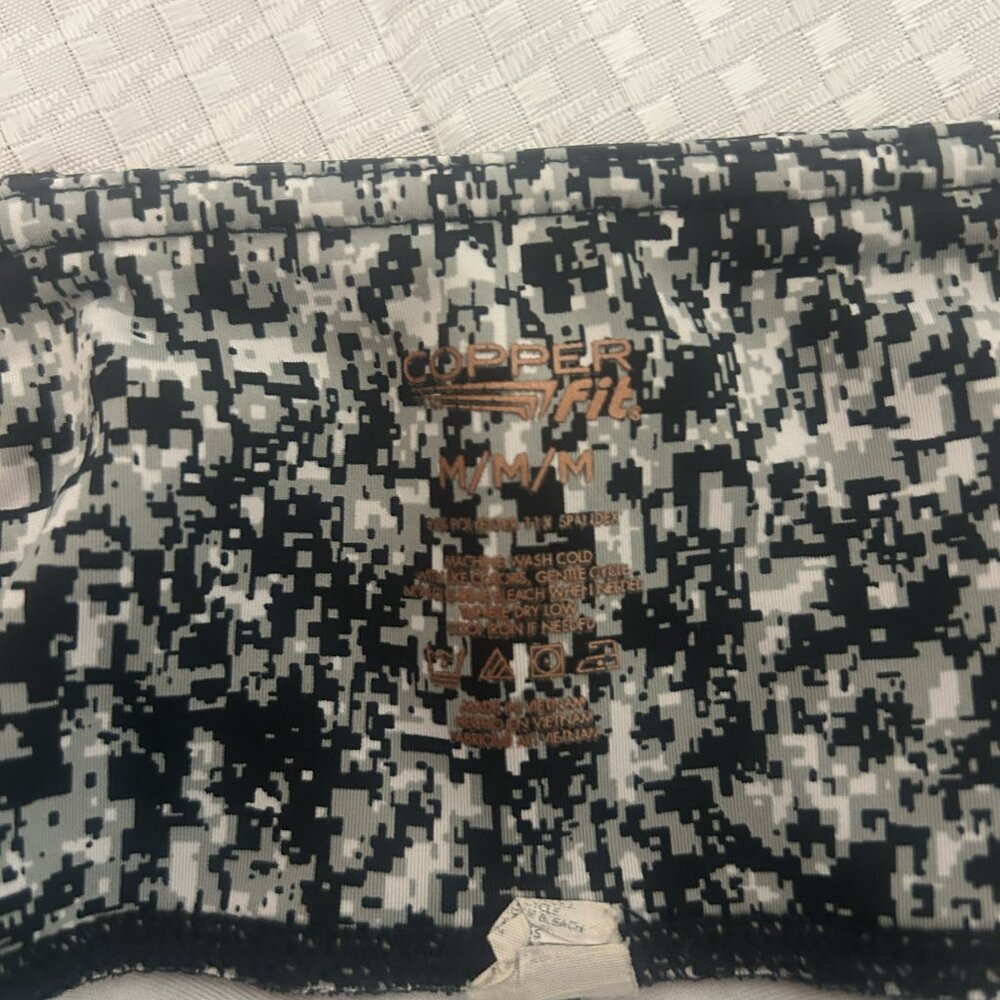 Copper Fit Athletic Patterned Leggings - Picture 3 of 3